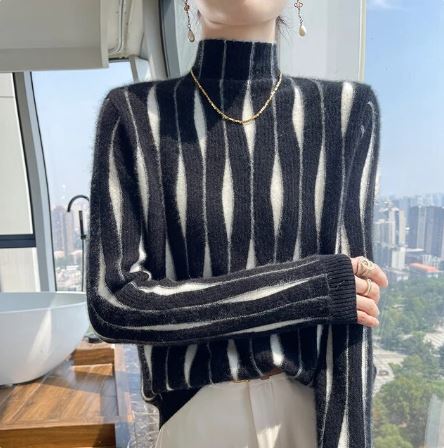 Antonia - Sweater with mid-height neckline