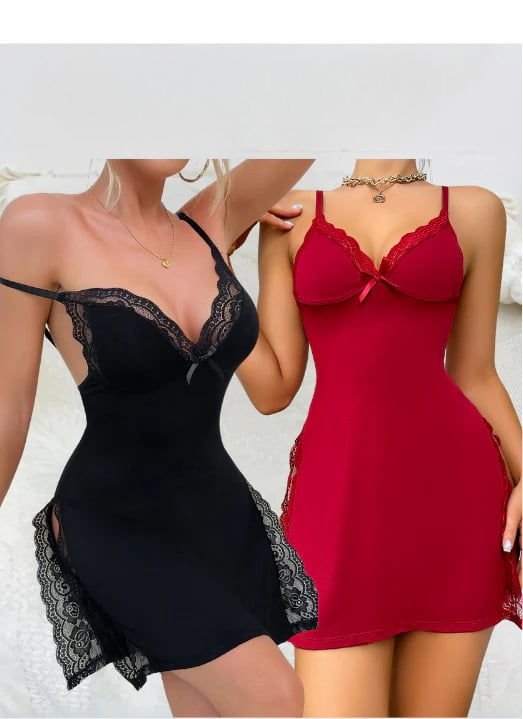 Seductive lace nightdress with V-neck – Loreen
