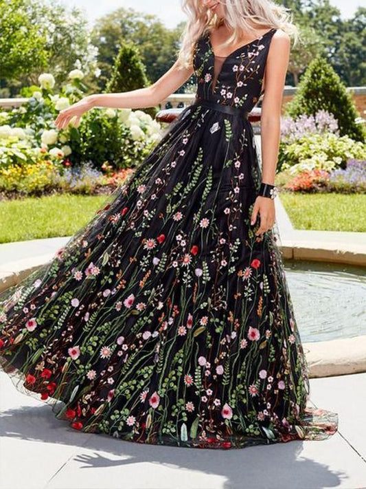 Adela - Embroidered dress with floral print