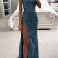 Sleeveless women's maxi dress with glitter surface for summer