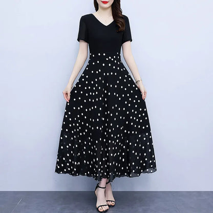 Luna – dress with floral print and round neckline