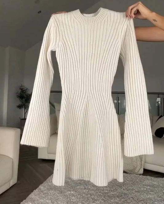 Aurora - Elegant dress with long sleeves
