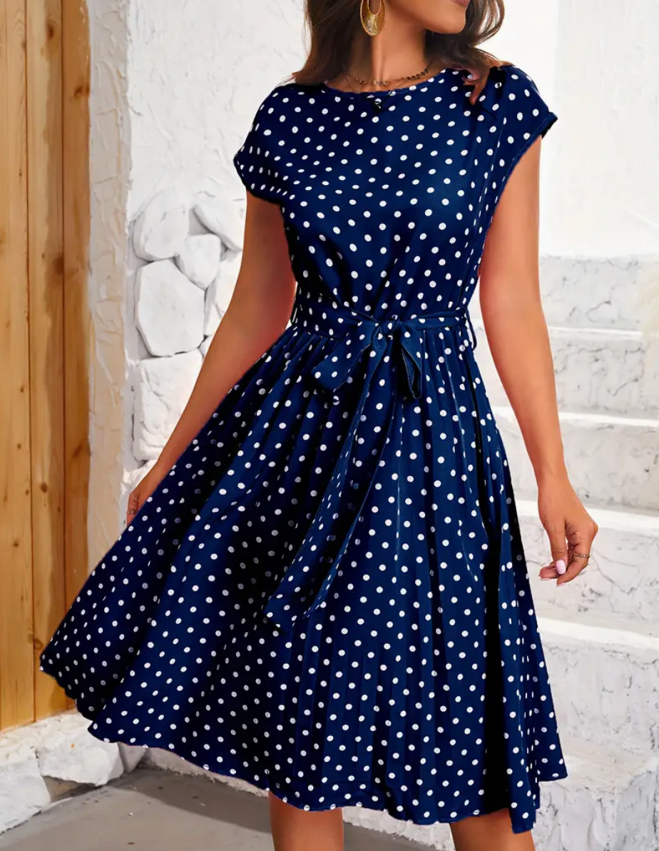 Retro Chic – Beautiful Vintage Polka Dot Dress for Spring/Summer