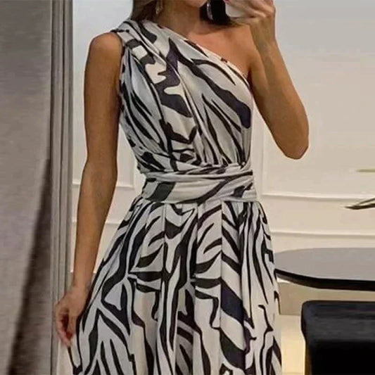 Finja - Fashionable dress with print