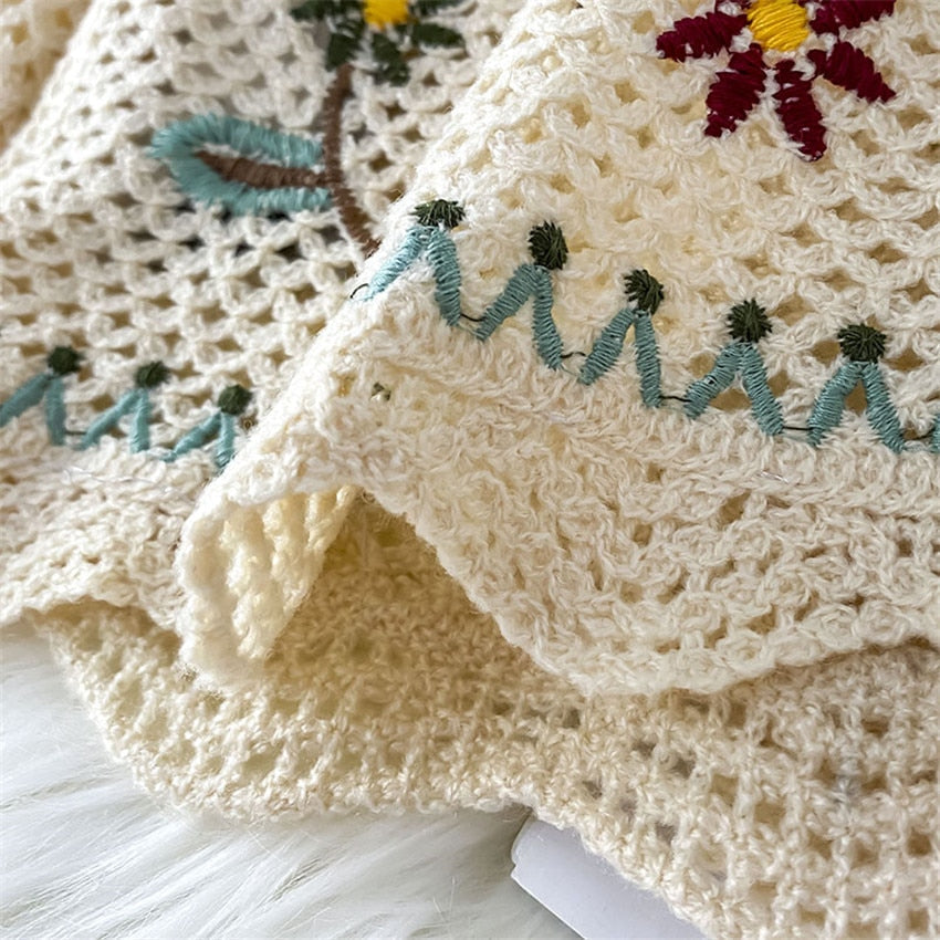 Long-sleeved floral cardigan