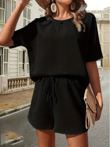 Thalia - Stylish Two-Piece Summer Set for Fashion-Conscious Women
