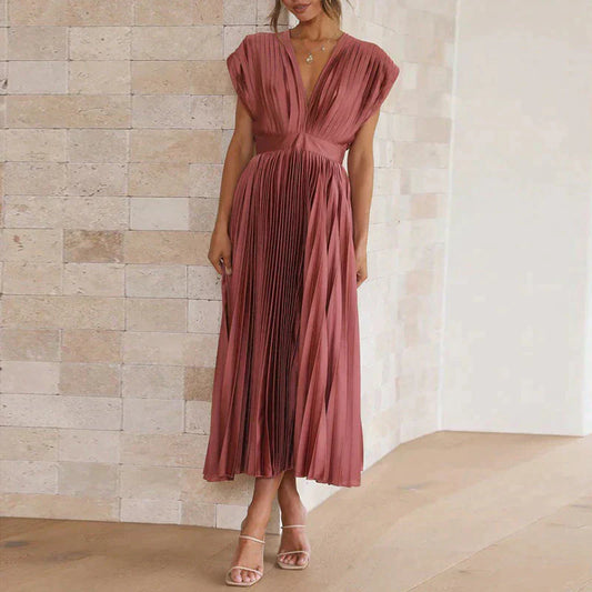 Iris - Elegant dresses with pleats