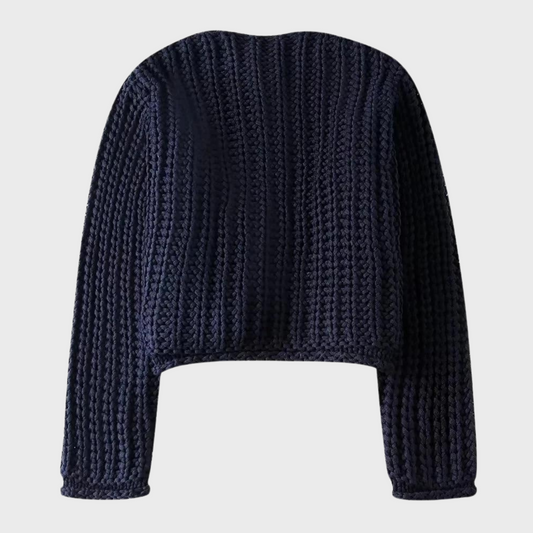 Alice - Knitted sweater with o-neck and buttons