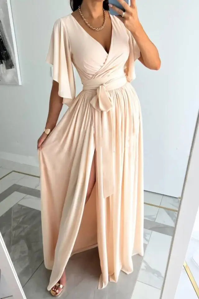 Fedelma - Elegant dress with V-neckline