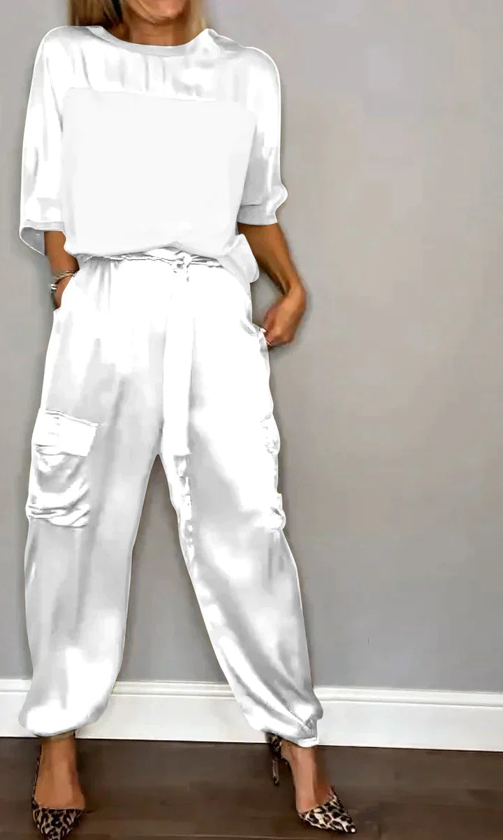 Kleya - Two-piece suit in smooth satin with mid-length top and trousers for women