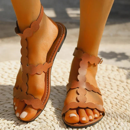 Celeste - Sandals with scalloped edges