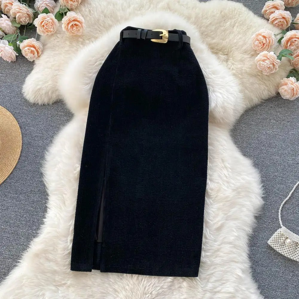 Arabella - Corduroy skirt with side slit and high waist